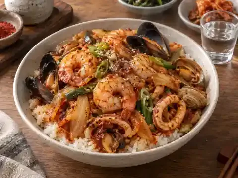 매콤 해물덮밥